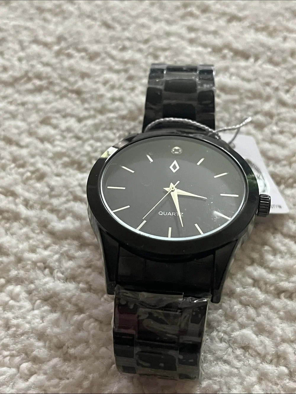 Classic Black Quartz Watch with Minimal Dial